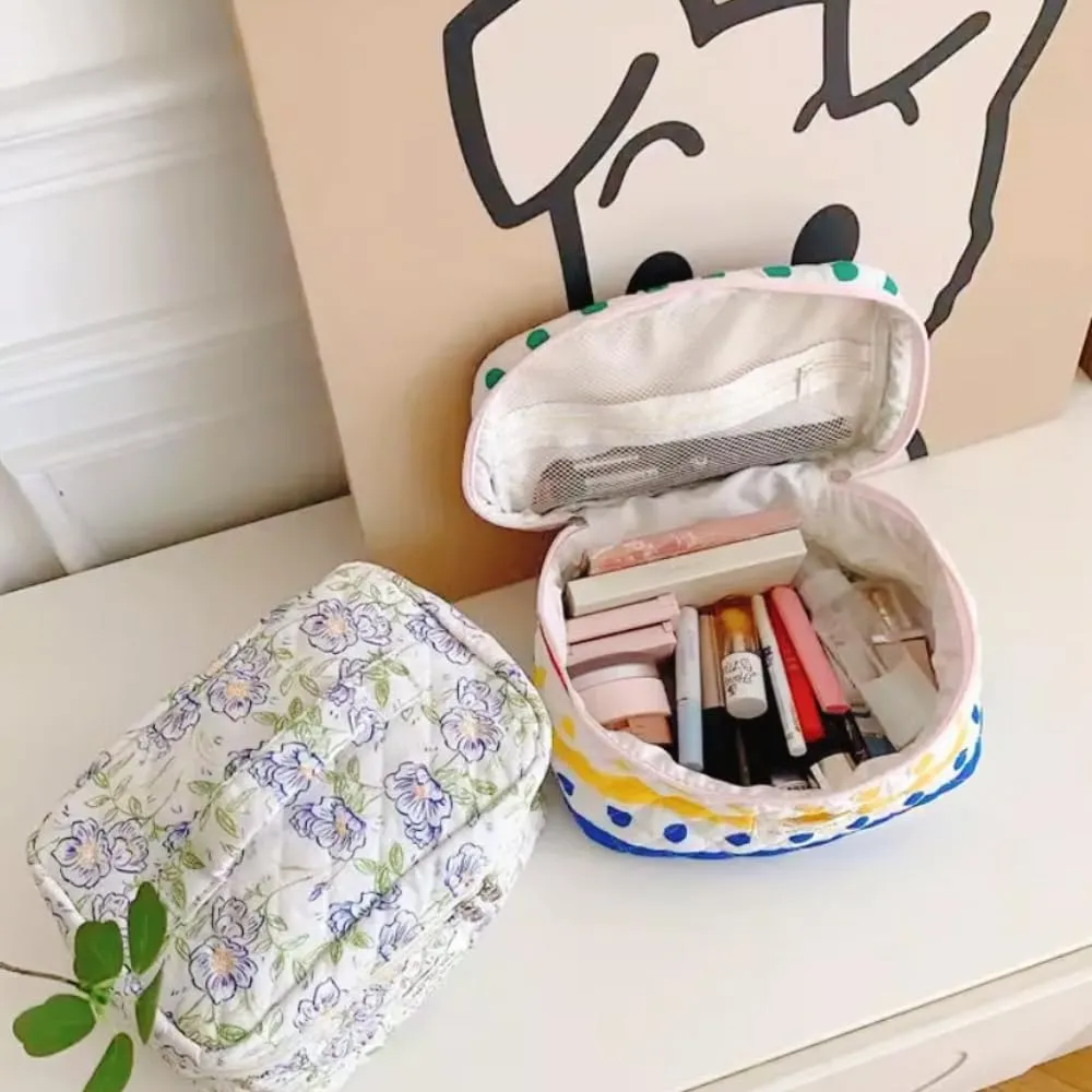 Cotton Quilted Travel Makeup Bag Women Girls Floral Graphic Coquette Large Cosmetic Toiletry Bags Cute Aesthetic Case Organizer Kits (Large02#Floral)