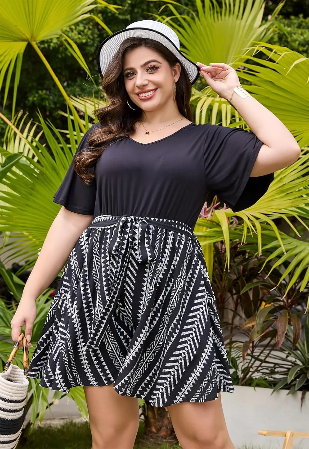Keluummi Plus Size Summer Rompers for Curvy Women, Casual Boho Floral V Neck Short Jumpsuit with Pockets