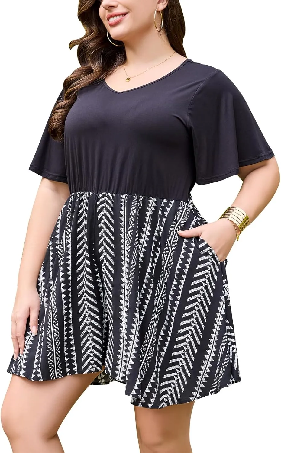 Keluummi Plus Size Summer Rompers for Curvy Women, Casual Boho Floral V Neck Short Jumpsuit with Pockets