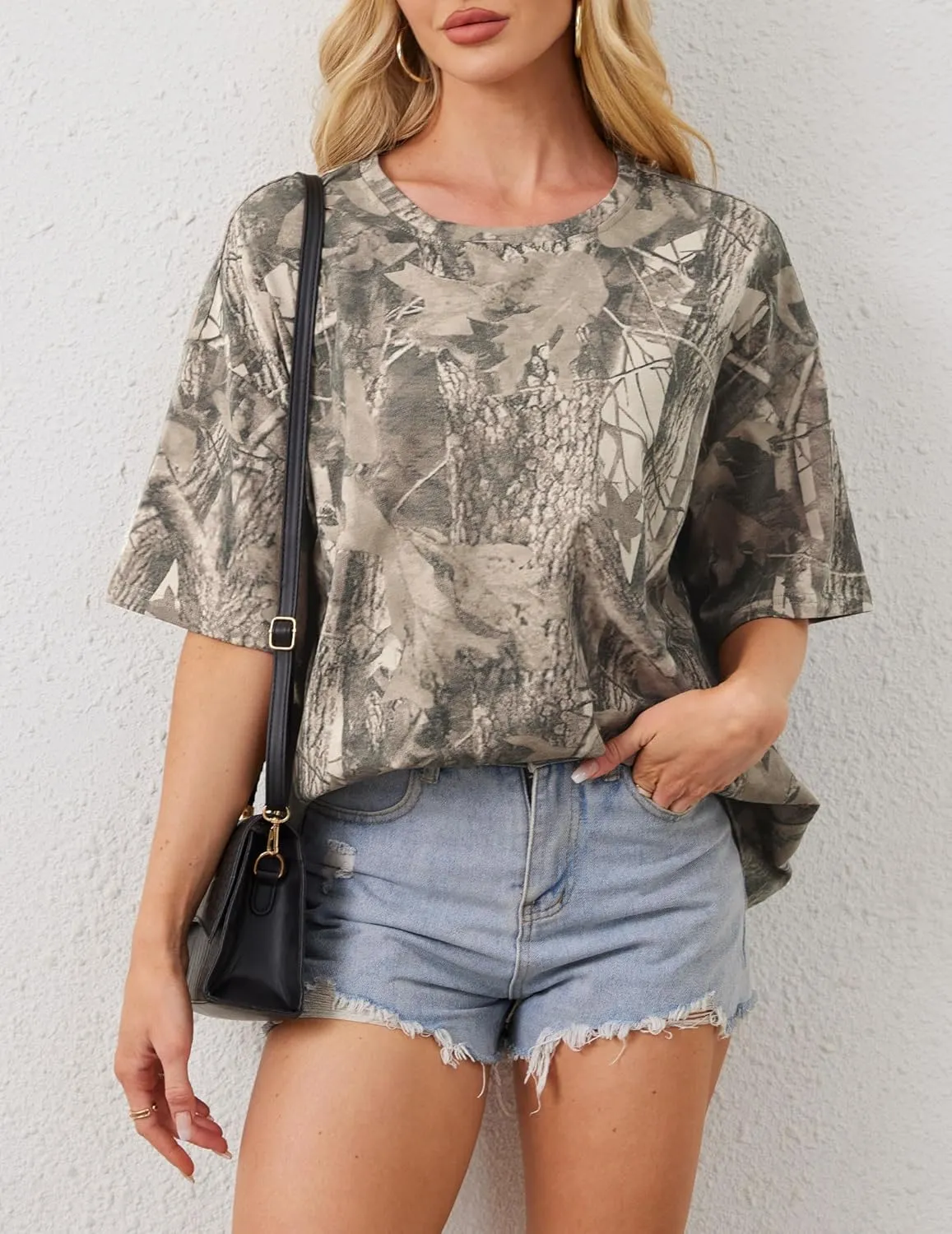 Womens Camo Shirt Maple Leaf Print Summer Tops Short Sleeve Oversized Crewneck T Shirts Loos Fit Graphic Tee