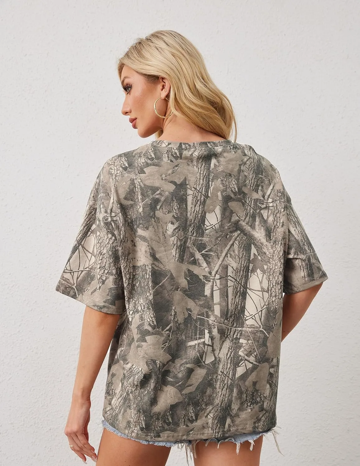 Womens Camo Shirt Maple Leaf Print Summer Tops Short Sleeve Oversized Crewneck T Shirts Loos Fit Graphic Tee